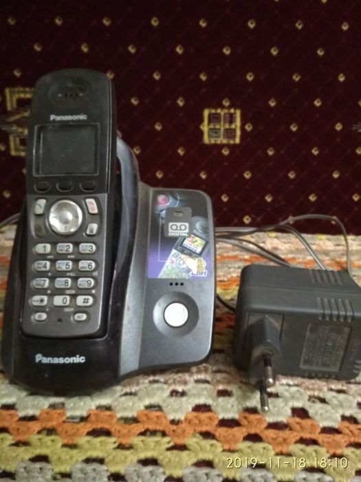 Телефон стационарный с переносной трубкой