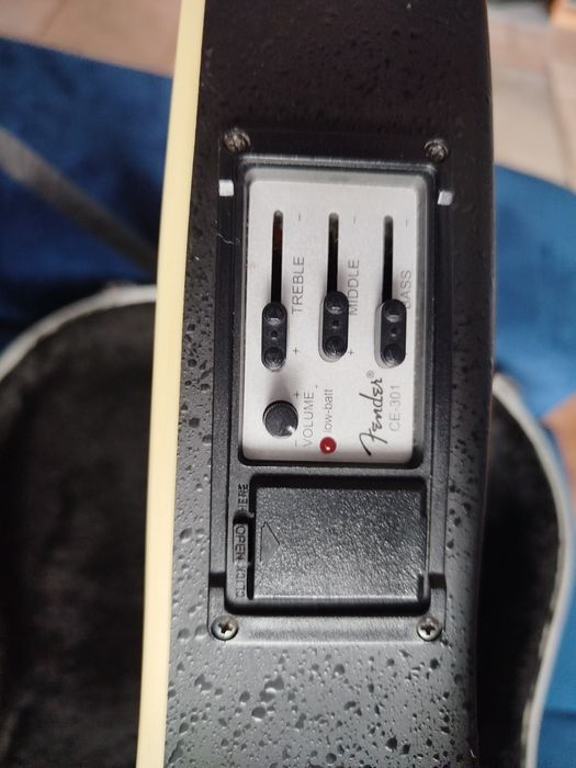 Squier-Fender Stratacoustic. Sprzedam lub zamienię.