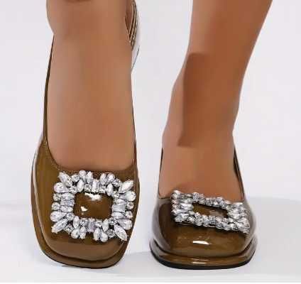 Босоніжки, сандалії. Нові