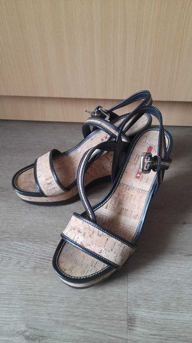 Sandálias salto de cunha Prada Sport