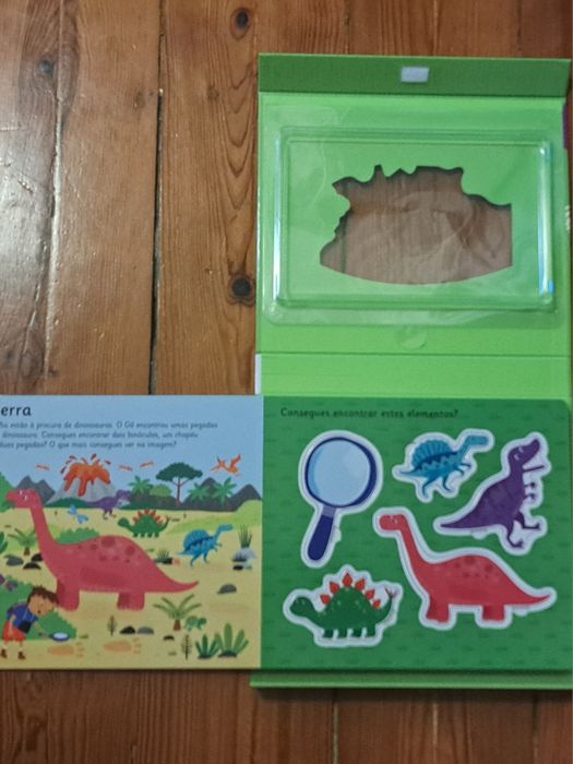 Dinossauros - peças destacáveis (como novo)