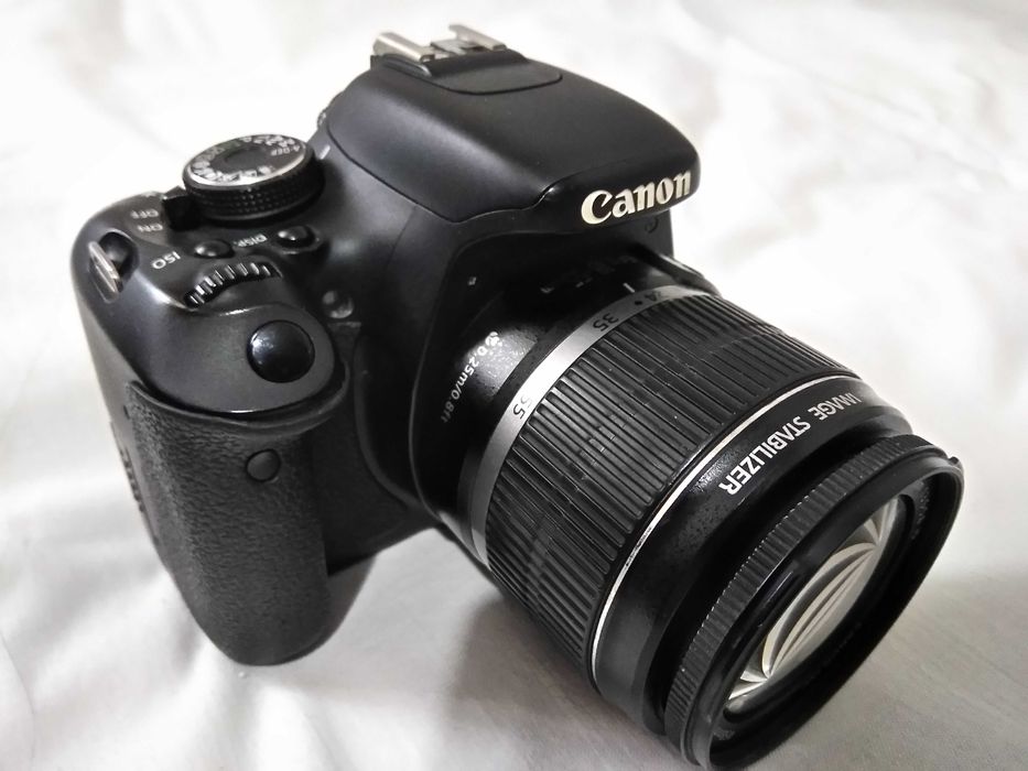 Продам фотоапарат Canon EOS 600D