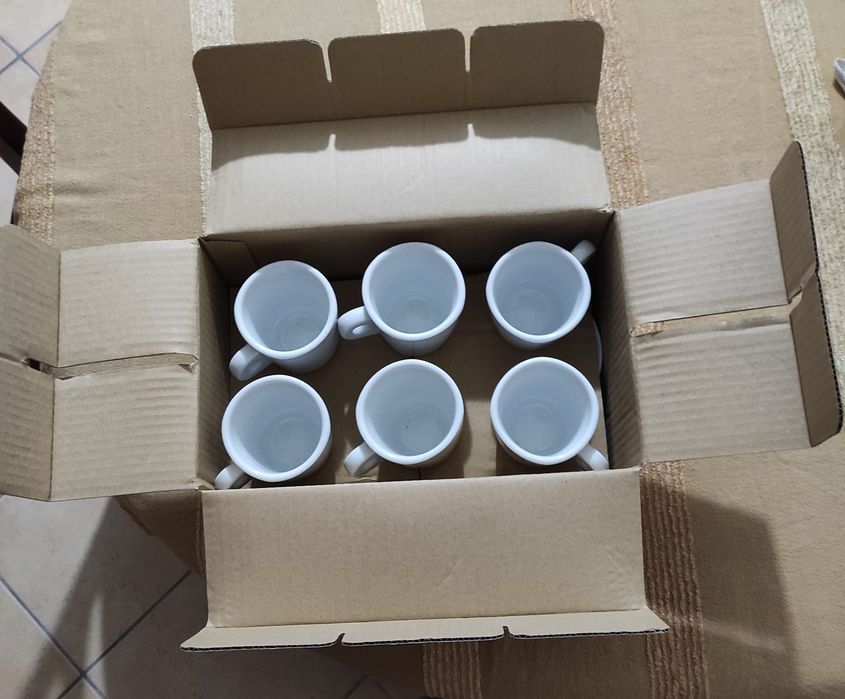 Chávenas de café novas