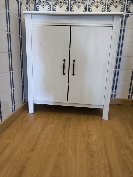 Móvel de apoio aparador