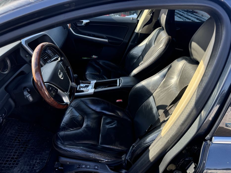 Volvo xc60 2.4D 2009r super stan