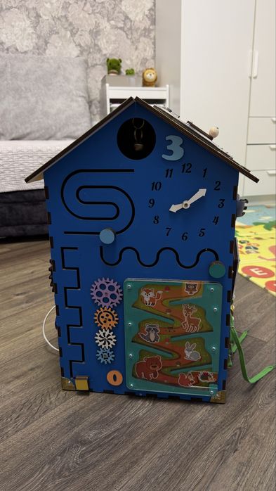 Бізіборд будиночок