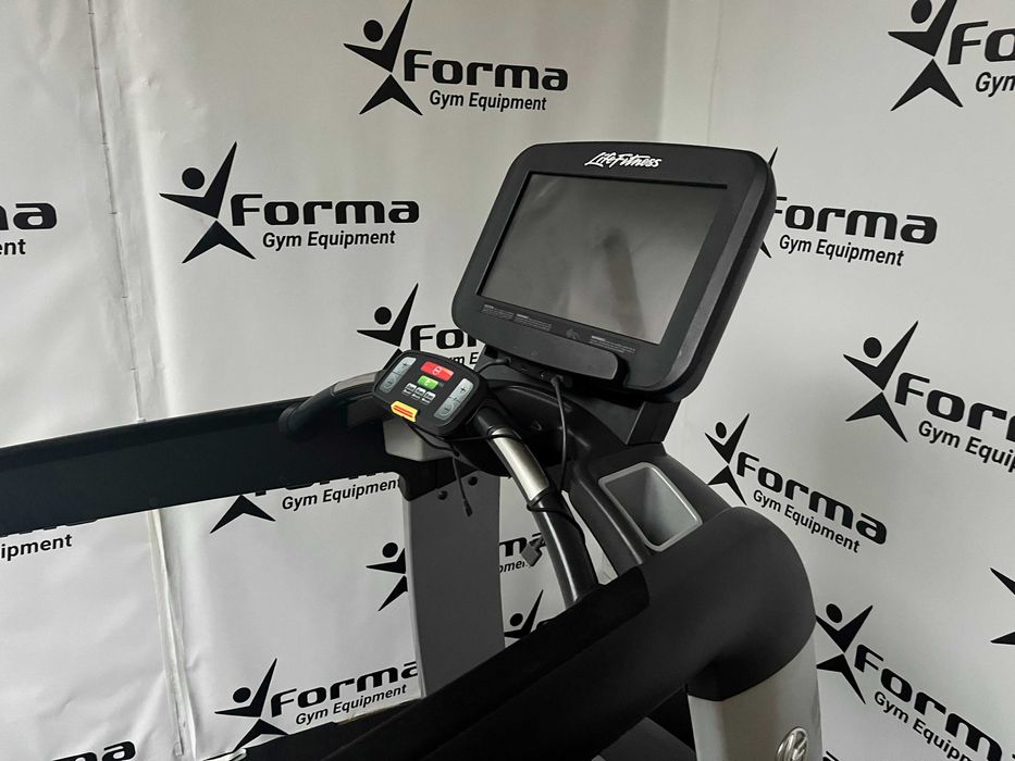 Bieżnia Life Fitness Elevation 95T Discover SE