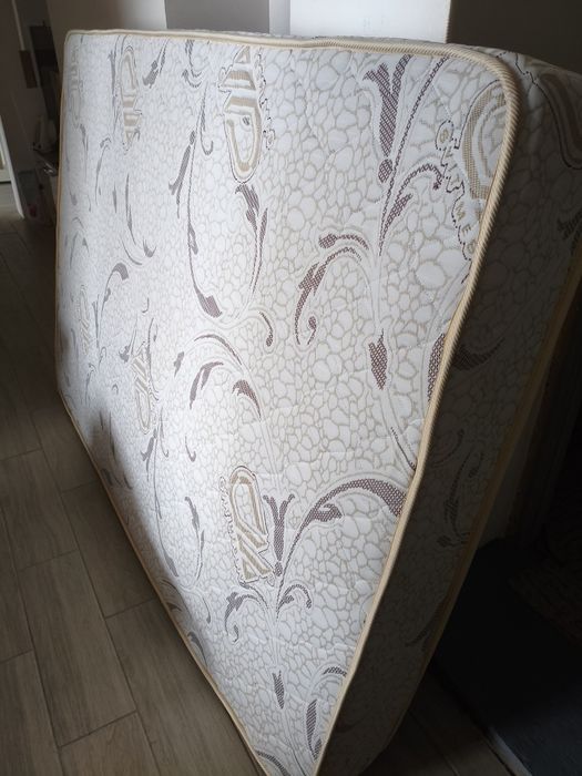 Продається матрац  200 * 140 * 20