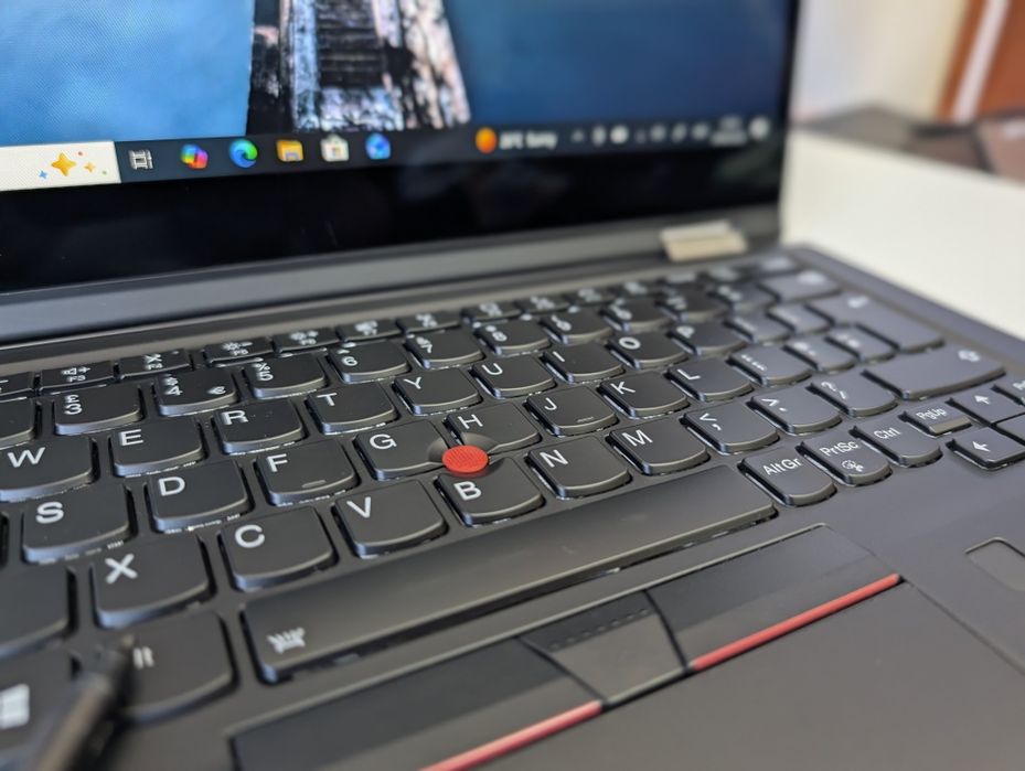 Сучасний Lenovo ThinkPad X13 Yoga G1/i7-10510U/16GB/512GB/FHD/IPS/touch/13"/Сенсорний/Ноутбук для навчання/роботи/офісу