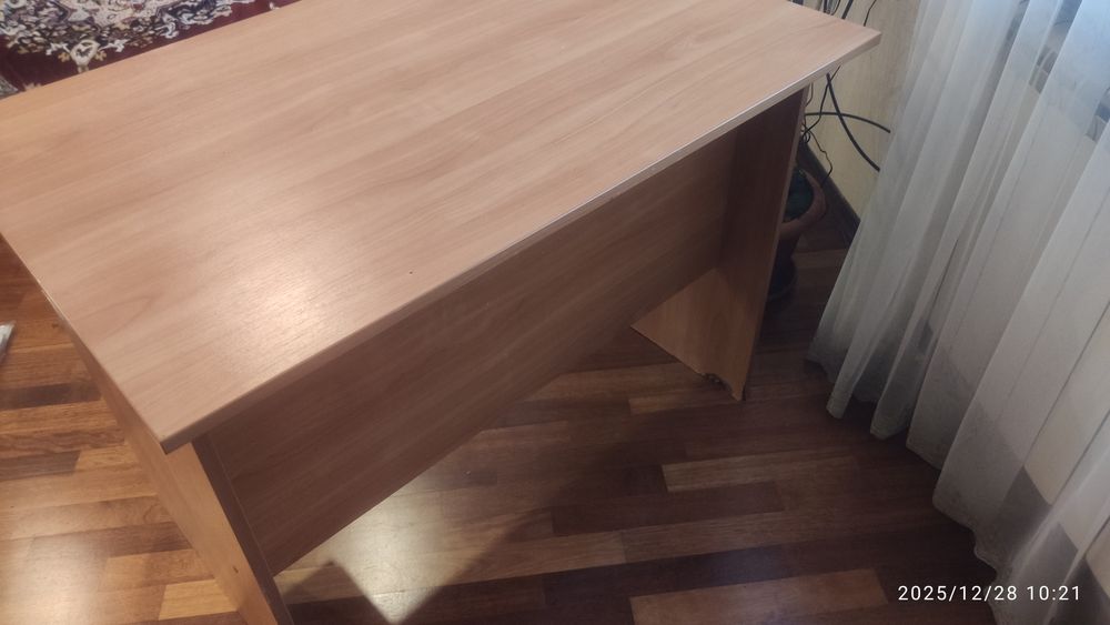 Письмовий стіл (писменный стол)