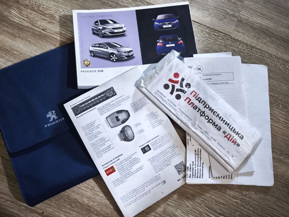 Peugeot 308 base 2015 року
