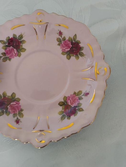Różowa porcelana