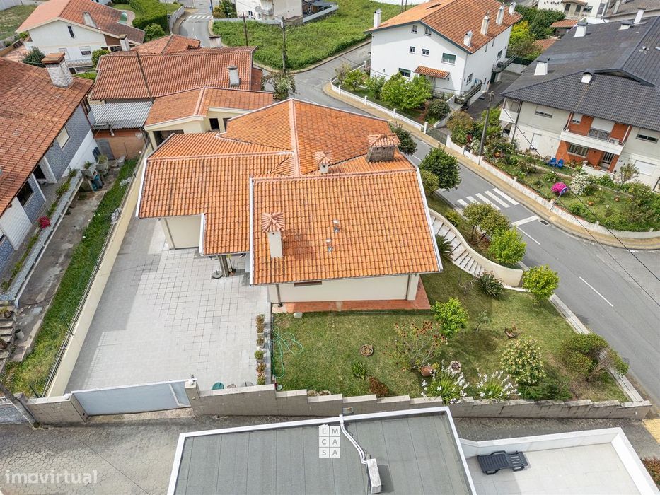 Moradia Térrea T4 - Totalmente Renovada - Oliveira de Azeméis