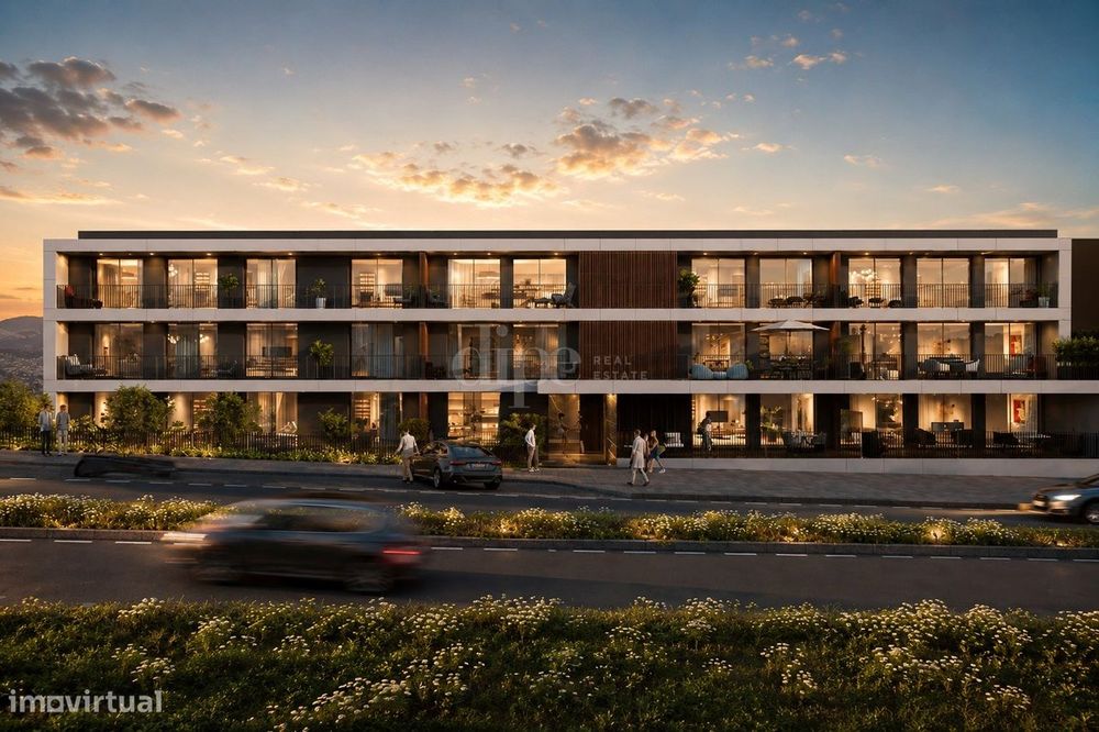 Apartamento T2 com amplo terraço, atualmente em construção