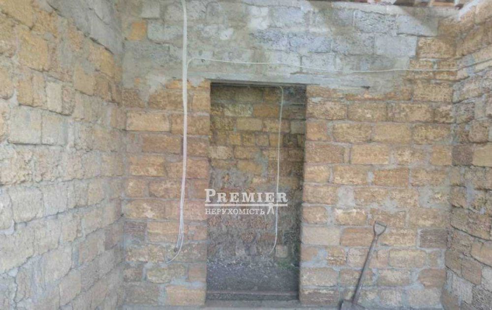 До продажу будинок у стані незавершеного будівництва