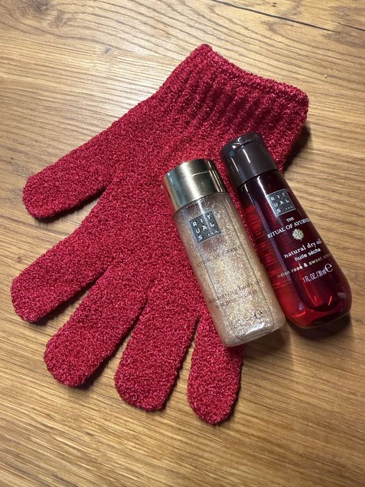Kosmetyki rituals olejki do ciała i rękawica peelingująca