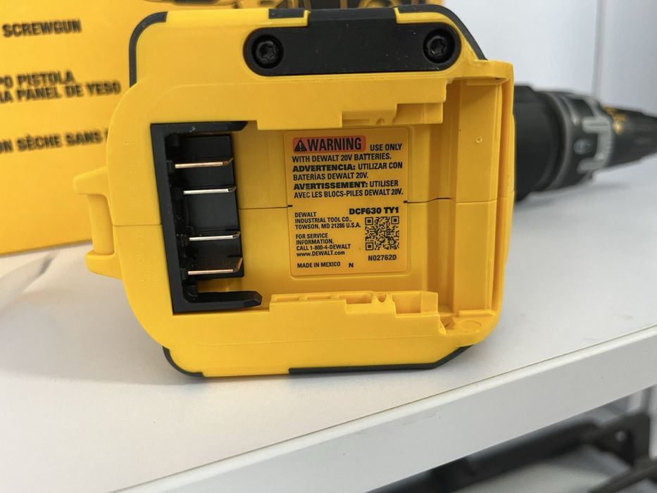 Бесщітковий шуруповерт для гіпсокартону DEWALT DCF630B 20V