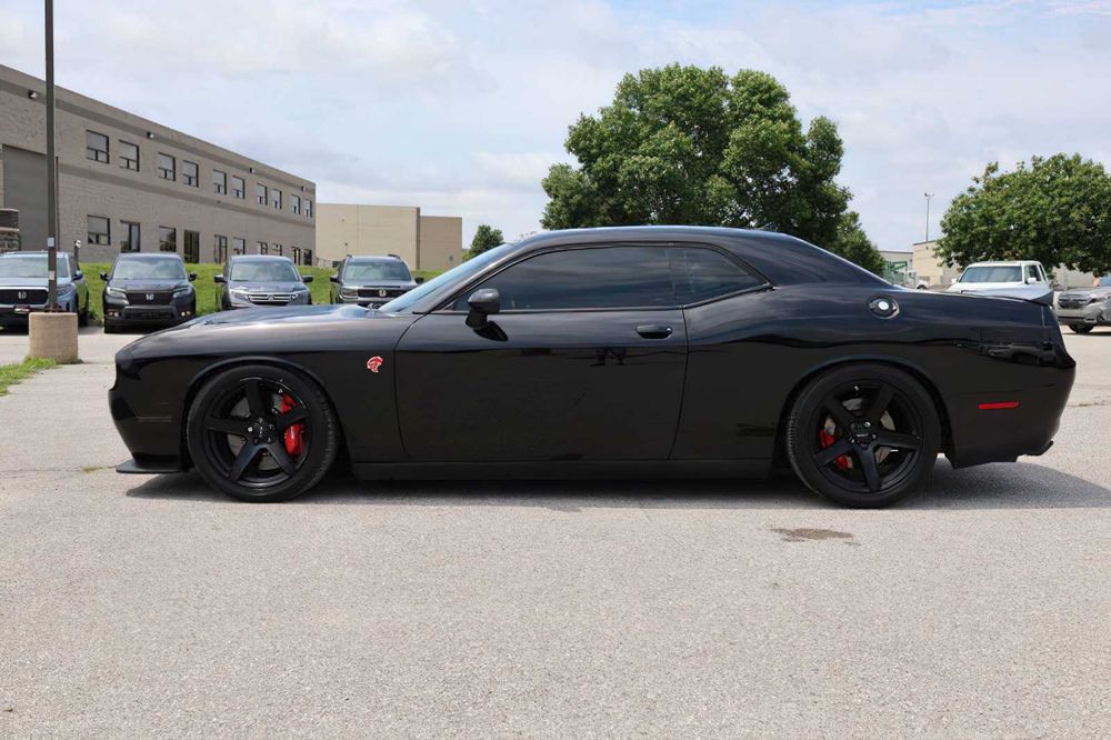 Dodge Challenger SRT Hellcat      2017