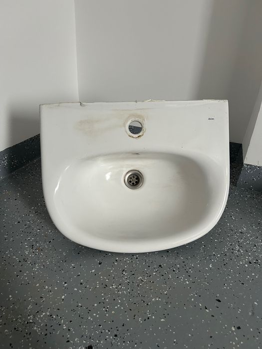 Umywalka biała porcelana