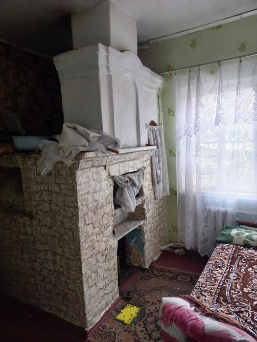 Княжичі, будинок 85кв.м. в центрі села з комунікаціями, 20 соток