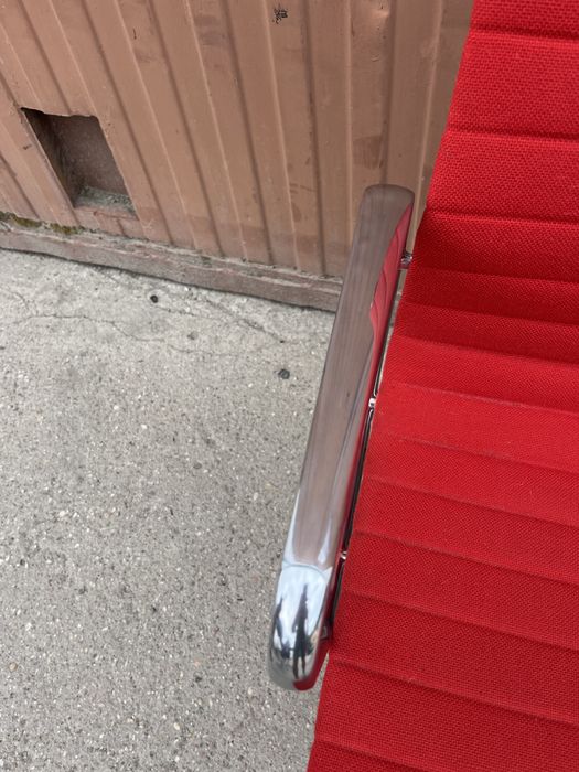 Krzesła fotele vitra ea 108 oryginalne