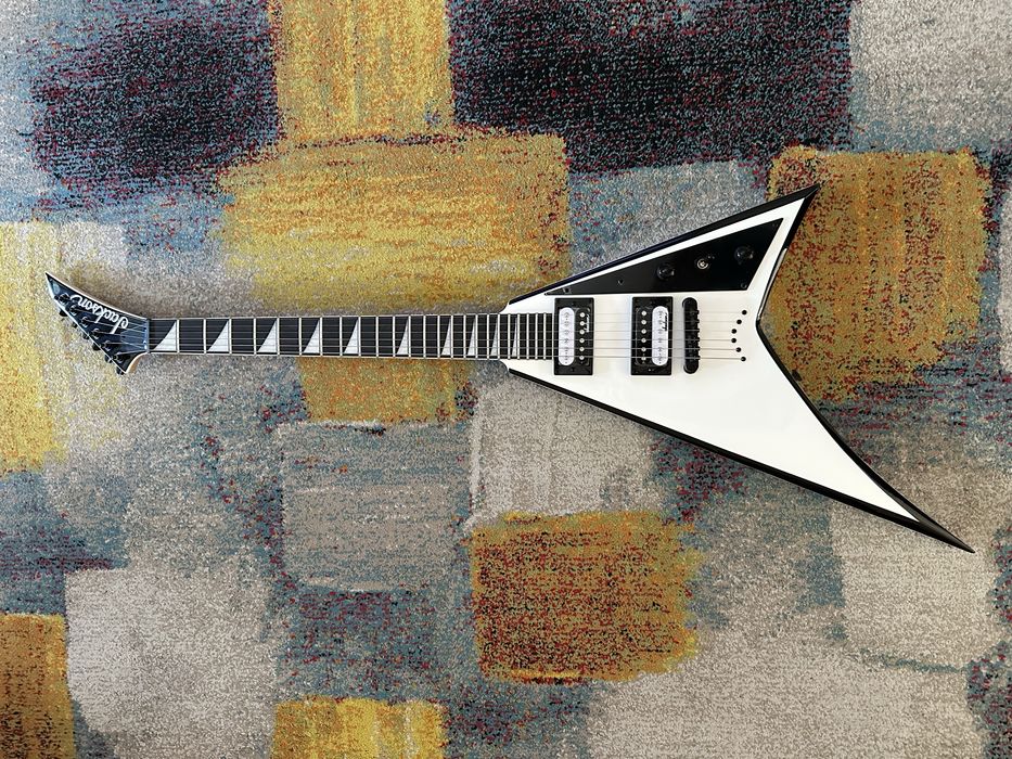 Guitarra jackson JS32T Rhoads