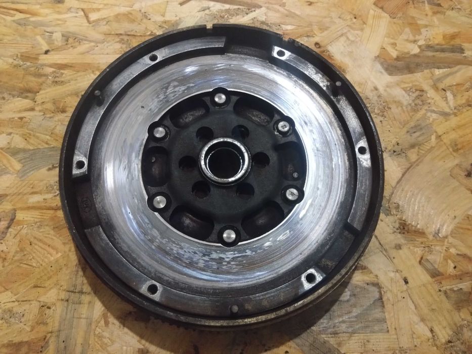 Демпфер маховик щеплення Passat B5 Audi A4 B5 A4 B6 A4 B7 A6 C5