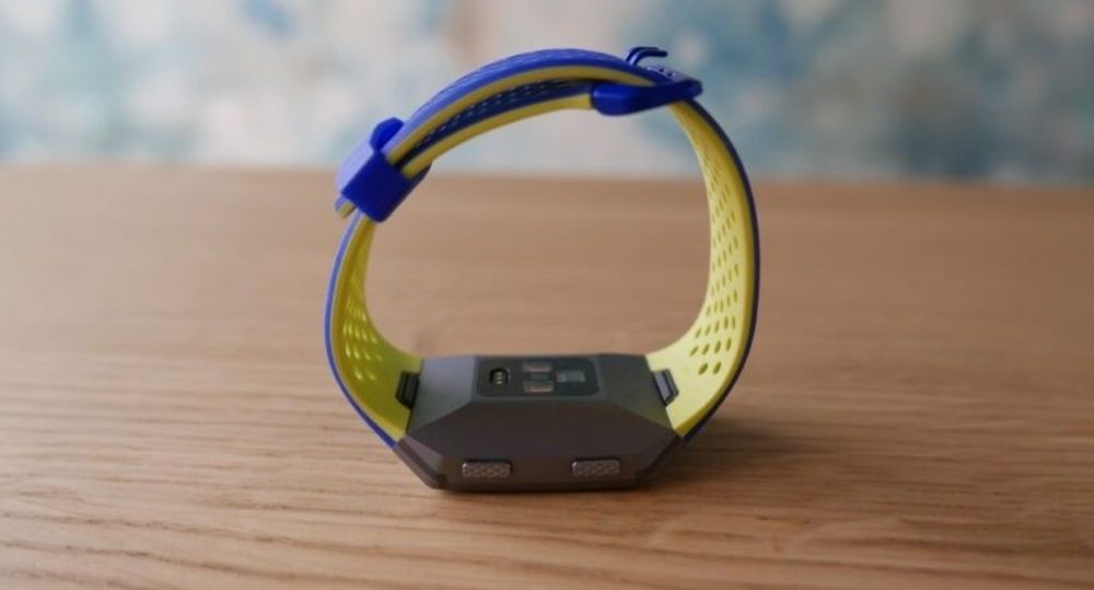 Smartwatch Google Fitbit Ionic Adidas Edition