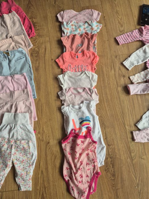 Zestaw ubranek dla dziewczynki 56/62 cm