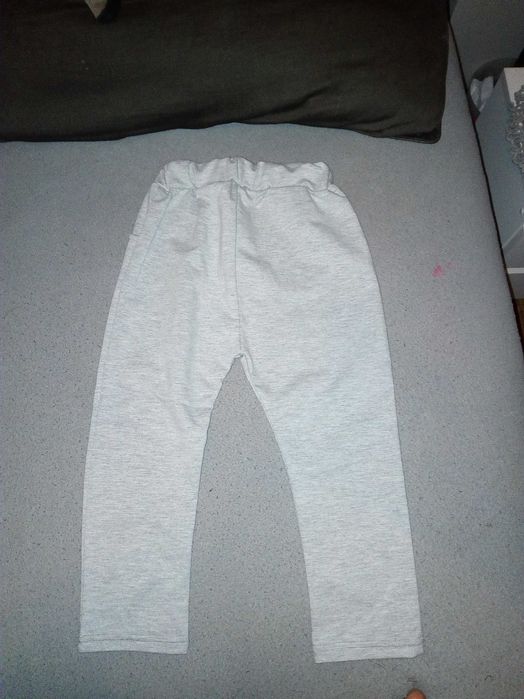 NOWY | Dresowy Garnitur chłopięcy szary z muszką | 104/110 - aktualne