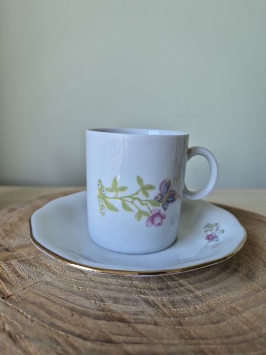 4 kubeczki do kawy z talerzykami porcelana Karolina