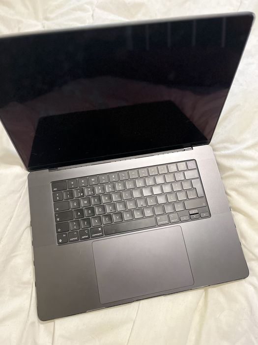 MacBook Pro 16” M3 Pro 12 - Core - 512GB SSD GPU 18 - Core