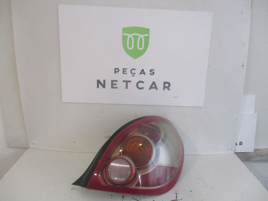 farolim farol tras direito nissan Almera N16 2003