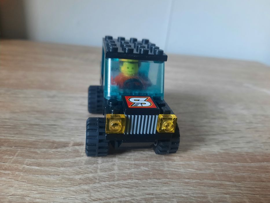 Klocki lego samochód osobowy 2