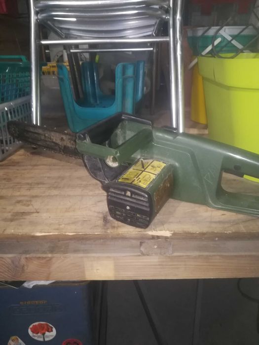 Serra eléctrica Black & Decker  GK 440