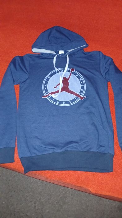 Худи новыйна 11-13 л.