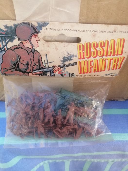 Gulliver Dolls.64740873609859124