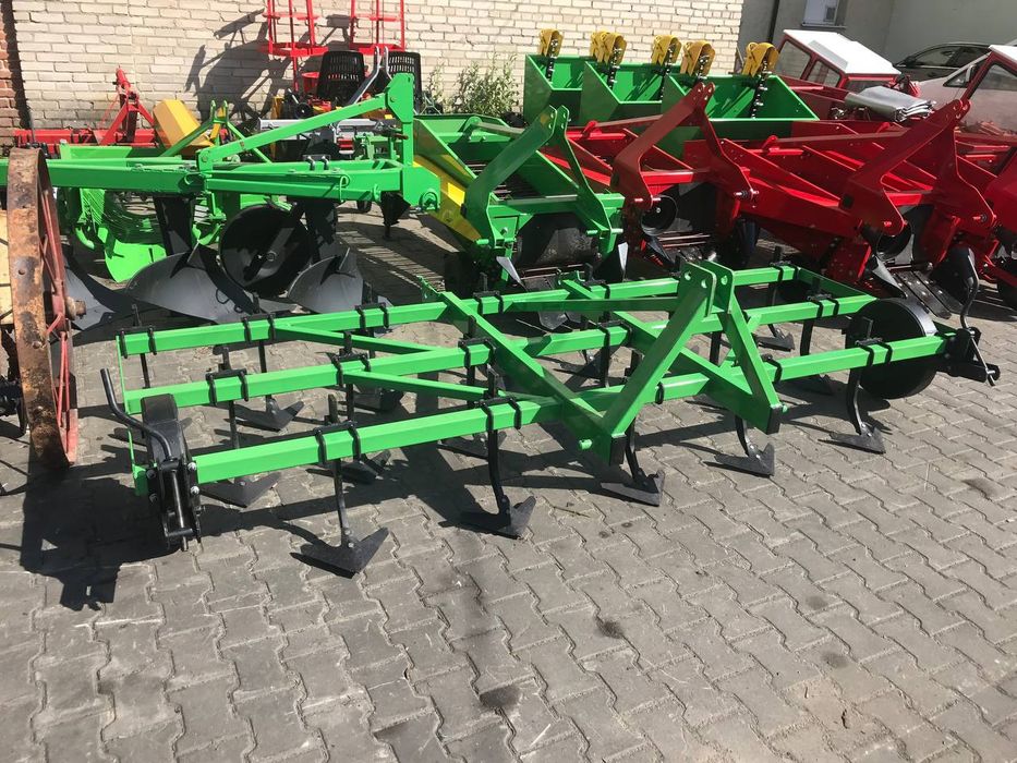Культиватор суцільного обробітку ( польський культиватор Бомет Bomet