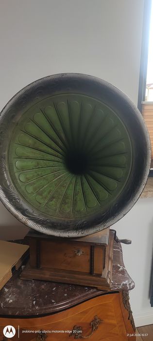 Antyk Stary gramofon z tuba