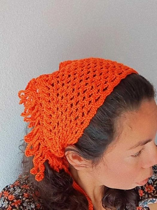 Bandana de crochet feito à mão