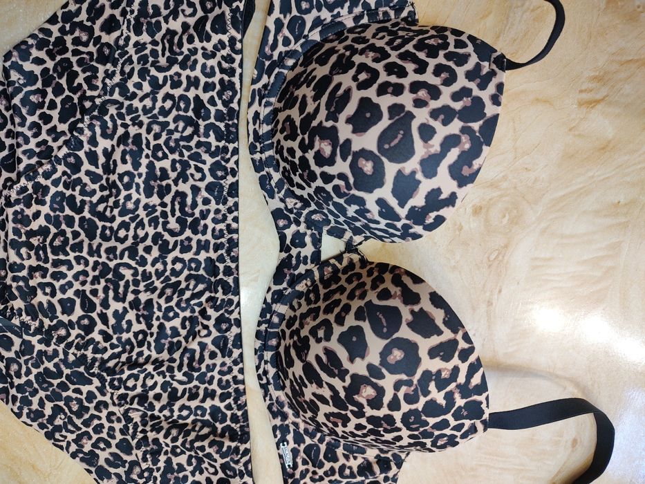 Леопардовий комплект жіночої білизни на тонкому поролоні Acousma.