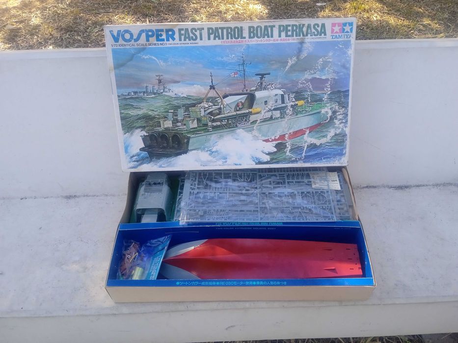 Barco patrulha que acelera a sério