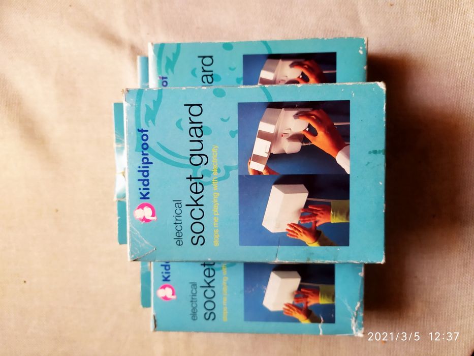 Заглушки на розетку. Защита для детей