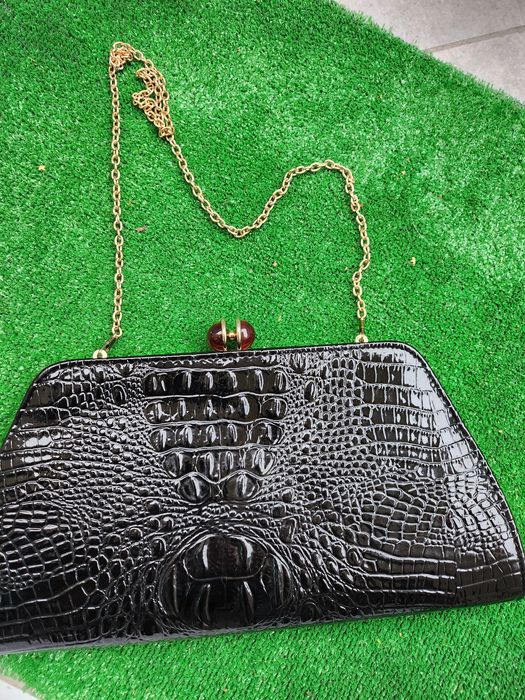 Torebka kopertowa czrna lakierowana