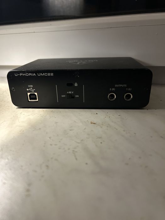 Uszkodzony Interfejs Behringer U-Phoria UMC22