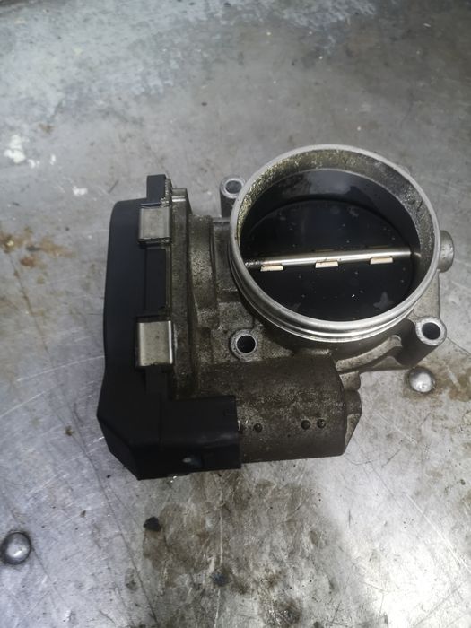 BMW E90 E91 E92 E60 N53B30A Przepustnica