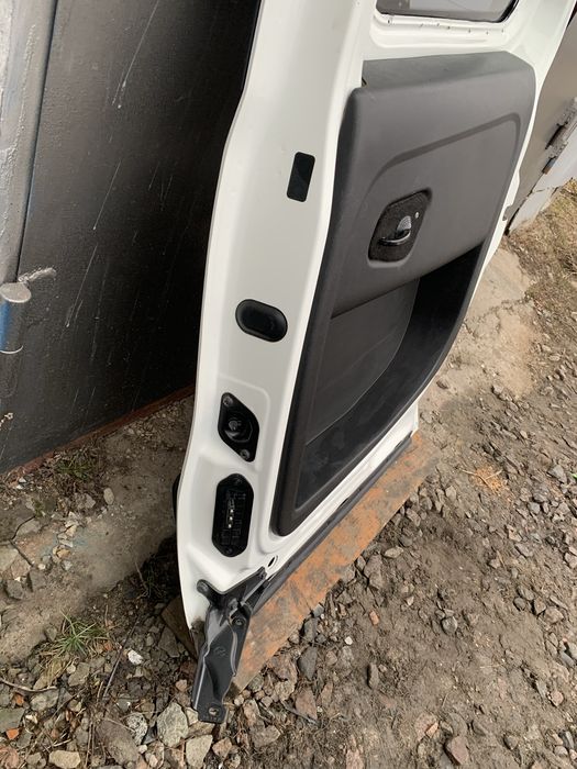 Продам двері здвижні праві бокові Fiat Doblo Opel Combo 263