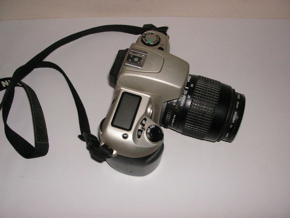 Máquina Fotográfica Nikon F60 - Lente 35-80mm ( Estado Novo )