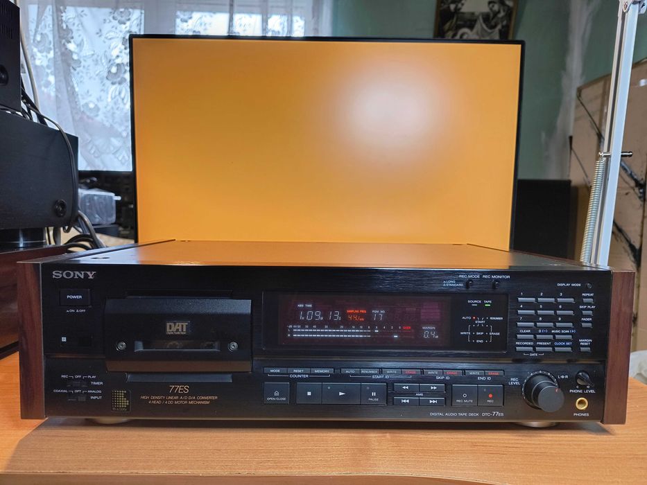 Sony DTC-77ES Magnetofon Dat tylko 93h przebiegu