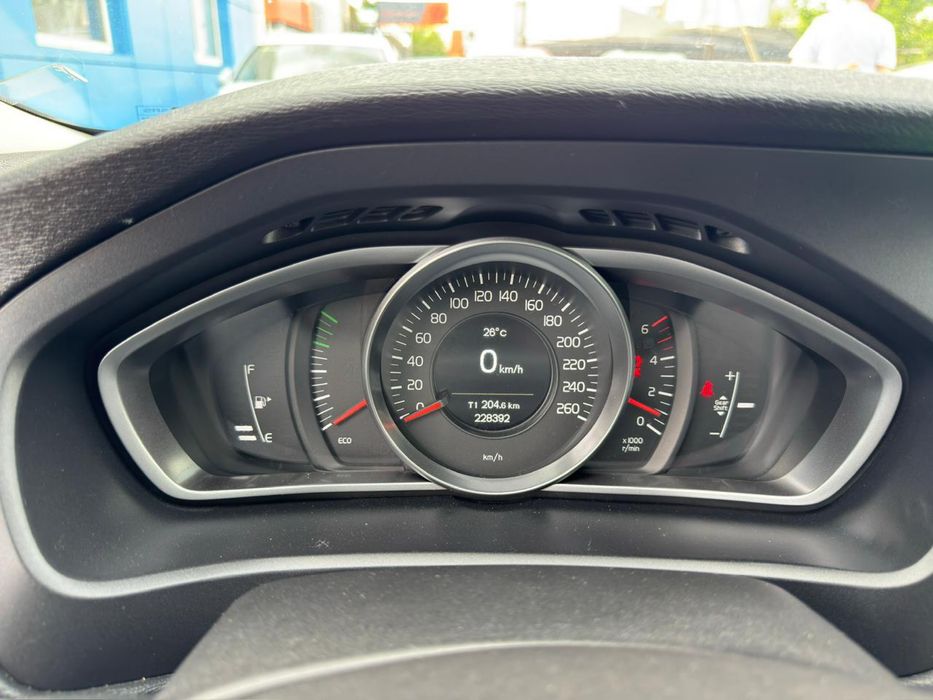 Volvo V40 Cross Country 1,6 D2 2013  ВІДЕО